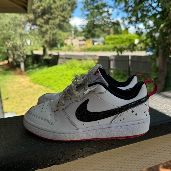 Nike Kids Court Borough‎ 2 SE White Very Berry Size 5.5Y - Picture 4 of 9